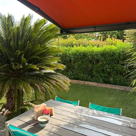 Mediterranean Garden Dom wakacyjny