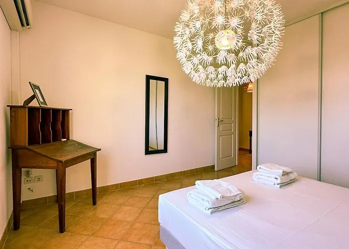 Mediterranean Garden Dom wakacyjny